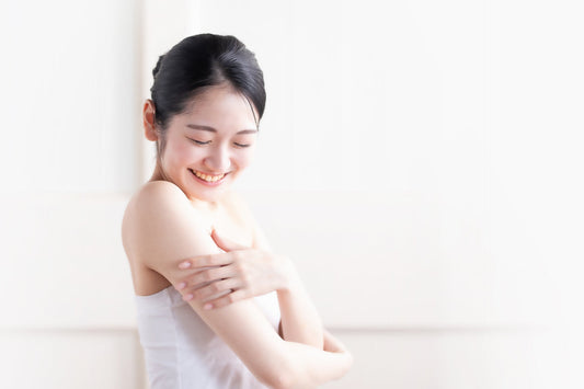 「いい匂いの人」の正体は、香水じゃない？2026年、大人のマナーは「スキンスキャント」へ