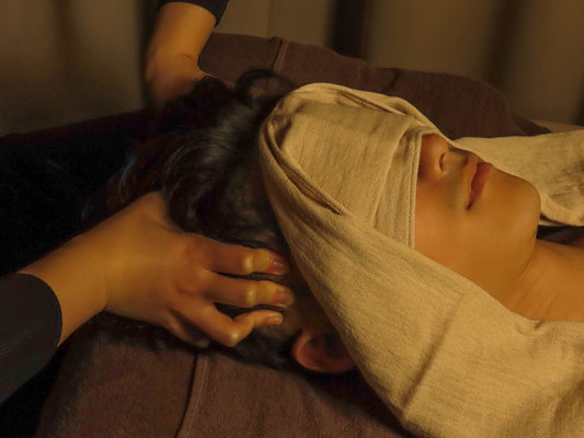 【保存版】顔のたるみ・頭痛の正体は「側頭筋」にあり。プロが教える、セルフメンテナンス法