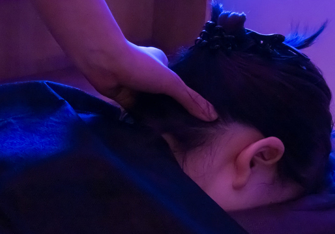 曇り気圧で体が重くなる理由。気象と頭痛・コリの深い関係と整え方